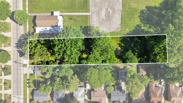 23830 Scotia Road, Oak Park, MI 48237