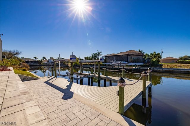 2524 SW 25th ST, Cape Coral, FL 33914