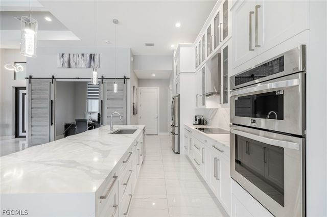 2524 SW 25th ST, Cape Coral, FL 33914