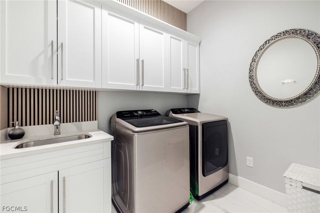 2524 SW 25th ST, Cape Coral, FL 33914