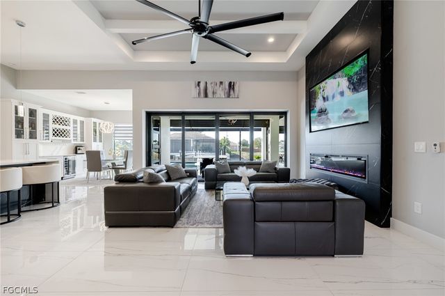 2524 SW 25th ST, Cape Coral, FL 33914