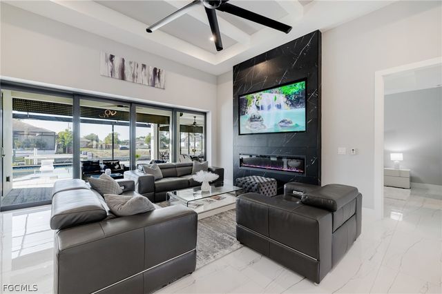 2524 SW 25th ST, Cape Coral, FL 33914