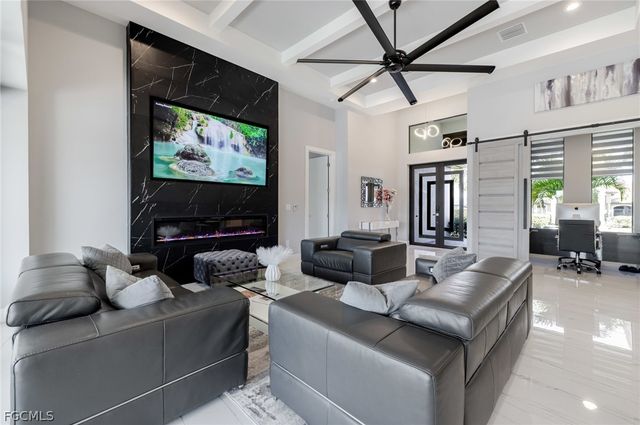 2524 SW 25th ST, Cape Coral, FL 33914