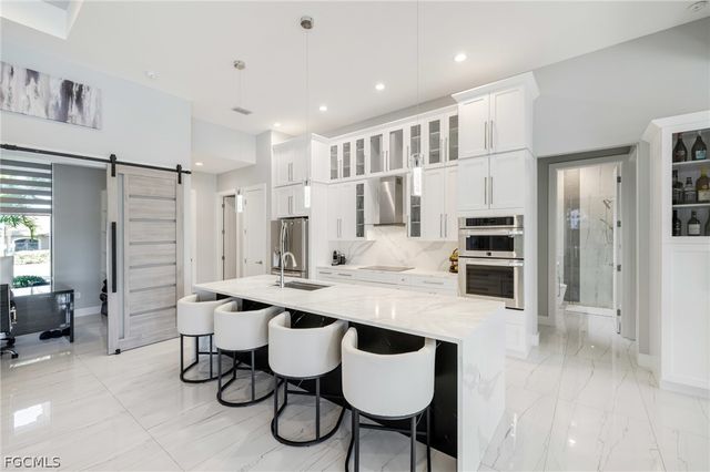 2524 SW 25th ST, Cape Coral, FL 33914