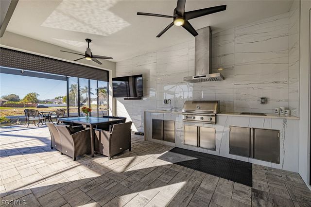 2524 SW 25th ST, Cape Coral, FL 33914