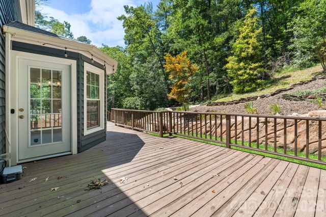 3132 Stoney Brook Drive, Lenoir, NC 28645