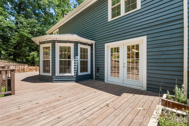 3132 Stoney Brook Drive, Lenoir, NC 28645