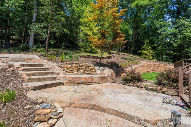 3132 Stoney Brook Drive, Lenoir, NC 28645