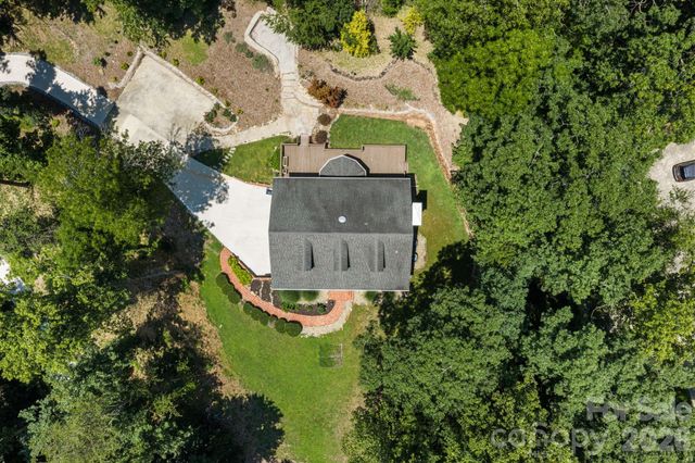 3132 Stoney Brook Drive, Lenoir, NC 28645