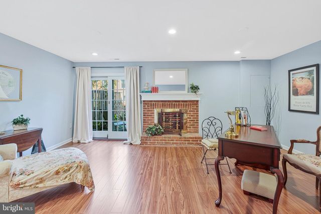 2655 CENTENNIAL CT, Alexandria, VA 22311