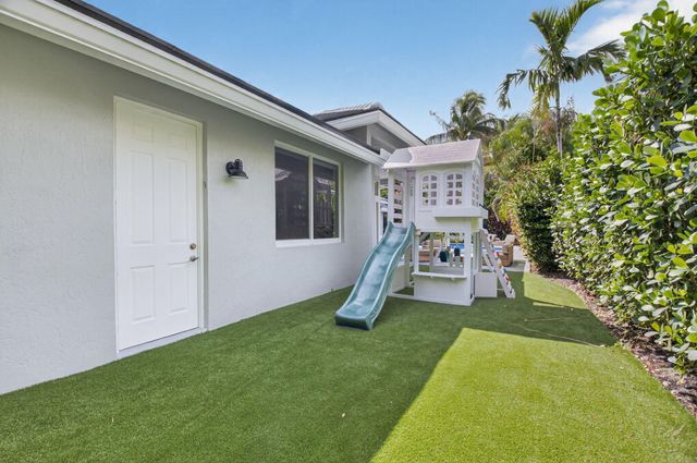 5761 Paddington Way, Boca Raton, FL 33496