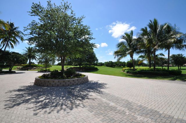 5761 Paddington Way, Boca Raton, FL 33496