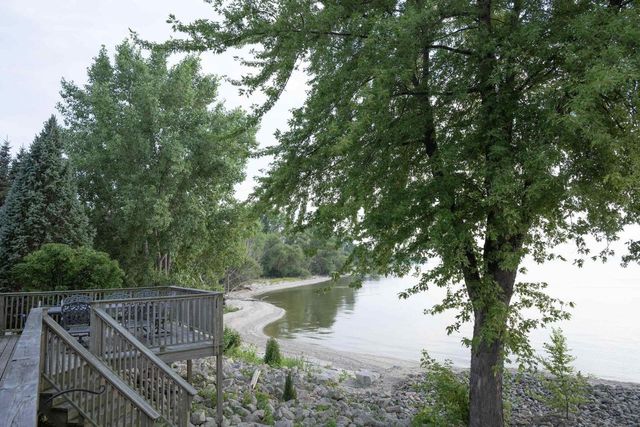 4061 NICOLET ROAD, Green Bay, WI 54311