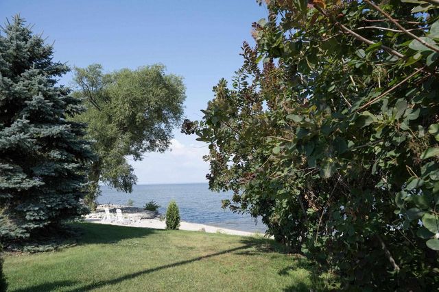 4061 NICOLET ROAD, Green Bay, WI 54311