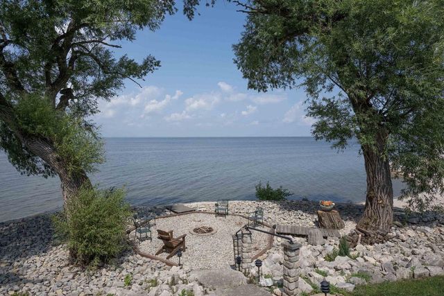 4061 NICOLET ROAD, Green Bay, WI 54311