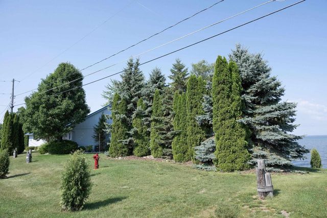 4061 NICOLET ROAD, Green Bay, WI 54311