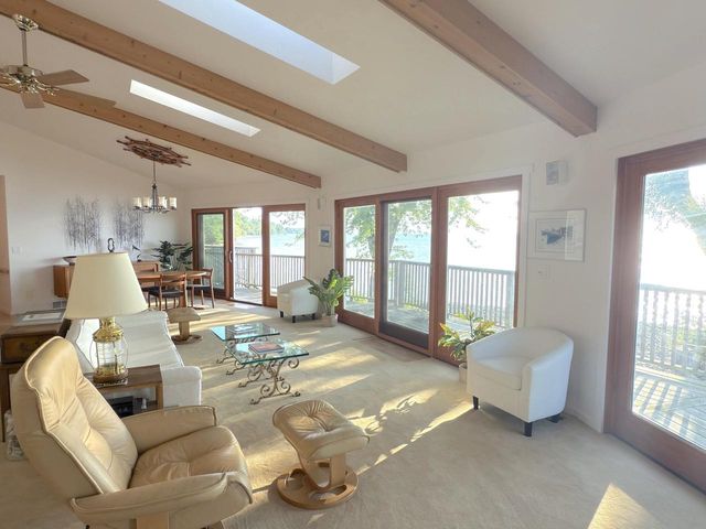 4061 NICOLET ROAD, Green Bay, WI 54311