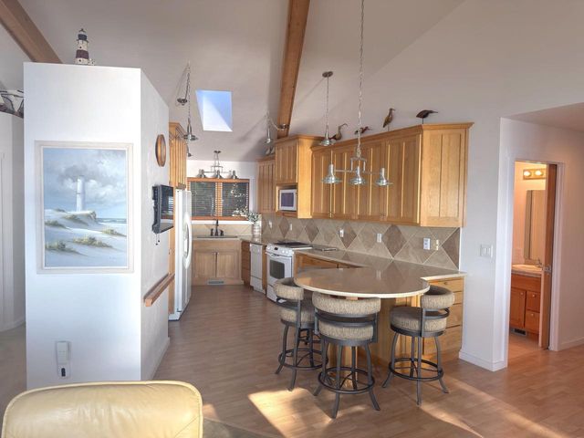 4061 NICOLET ROAD, Green Bay, WI 54311