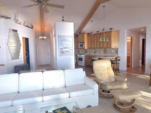 4061 NICOLET ROAD, Green Bay, WI 54311