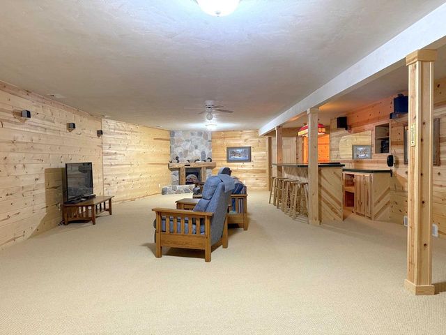 4061 NICOLET ROAD, Green Bay, WI 54311