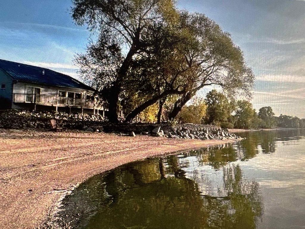 4061 NICOLET ROAD, Green Bay, WI 54311