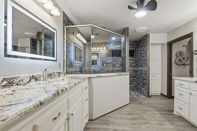 8904 Woodlawn Drive, Granbury, TX 76049