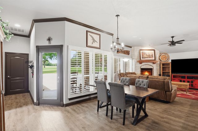 8904 Woodlawn Drive, Granbury, TX 76049