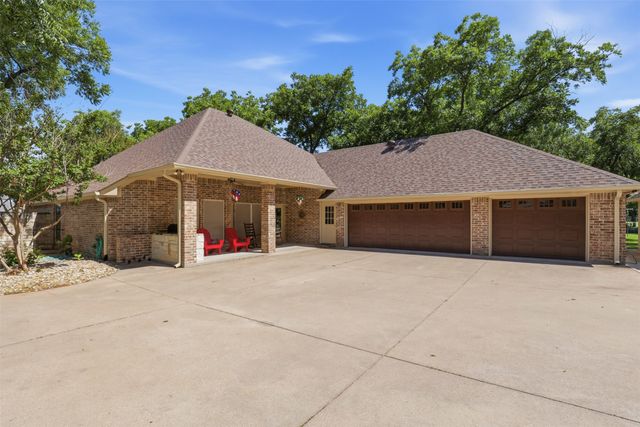 8904 Woodlawn Drive, Granbury, TX 76049