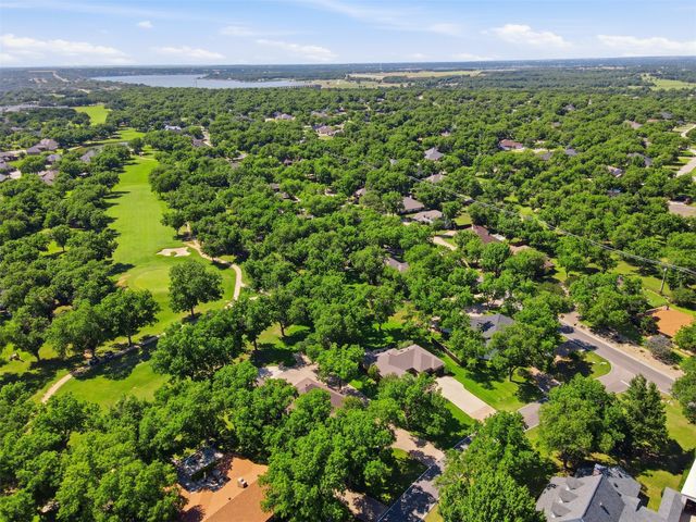 8904 Woodlawn Drive, Granbury, TX 76049