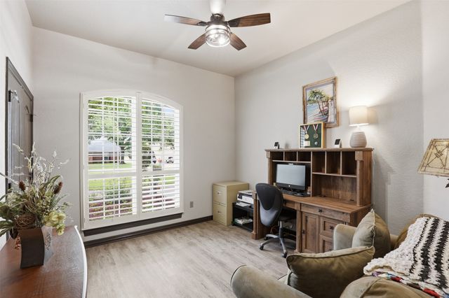 8904 Woodlawn Drive, Granbury, TX 76049