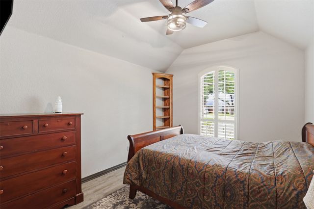 8904 Woodlawn Drive, Granbury, TX 76049