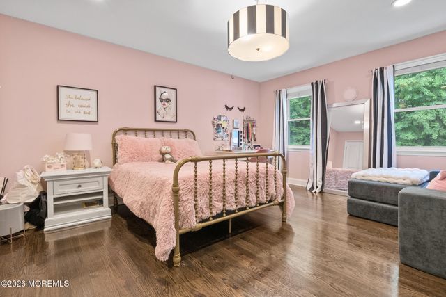 5 Brookside Circle, Marlboro, NJ 07746