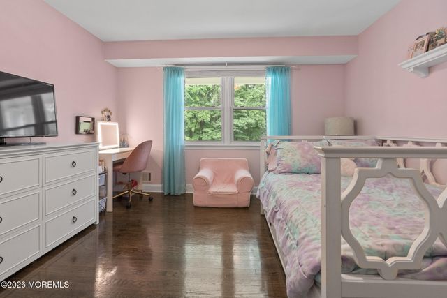 5 Brookside Circle, Marlboro, NJ 07746