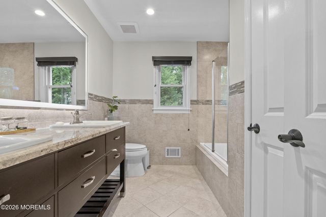 5 Brookside Circle, Marlboro, NJ 07746