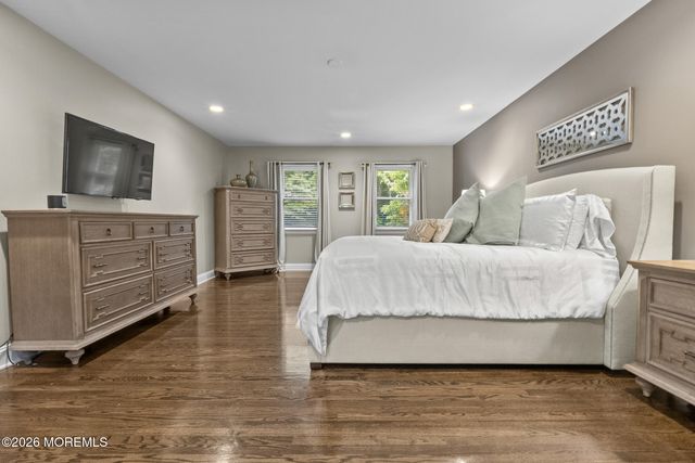 5 Brookside Circle, Marlboro, NJ 07746