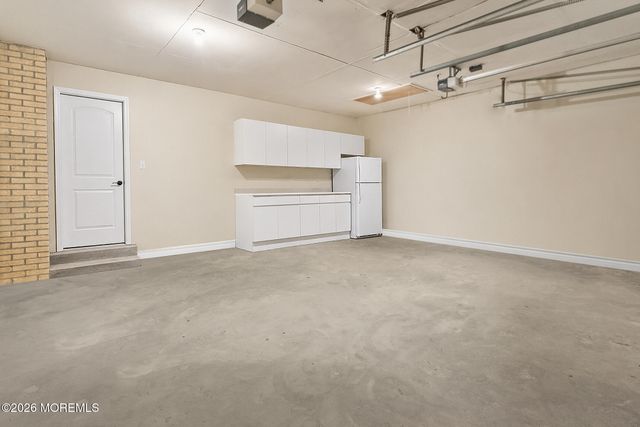 5 Brookside Circle, Marlboro, NJ 07746