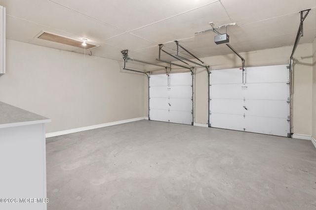 5 Brookside Circle, Marlboro, NJ 07746