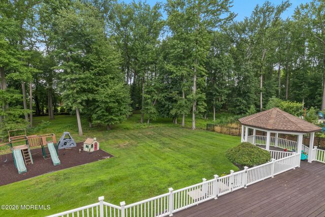5 Brookside Circle, Marlboro, NJ 07746