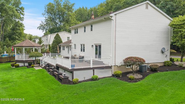 5 Brookside Circle, Marlboro, NJ 07746