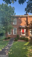 98 LaGrange St, Newnan, GA 30263