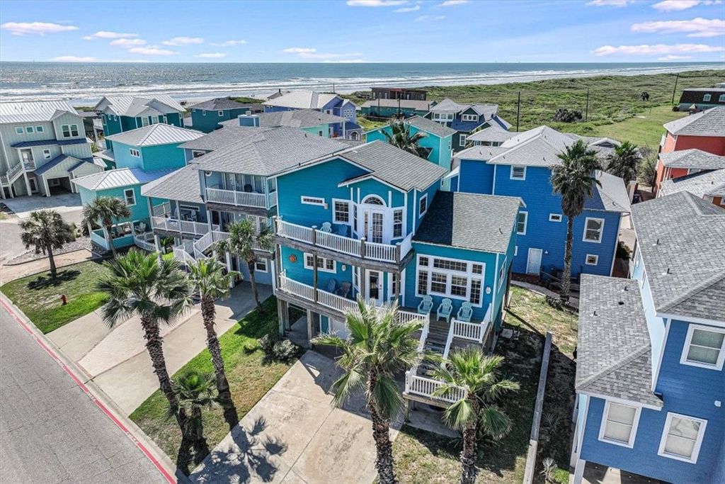 684 Anchor Dr, Port Aransas, TX 78373 — exterior