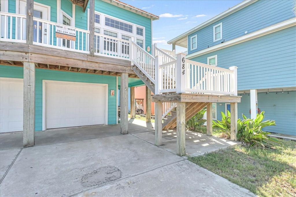 684 Anchor Dr, Port Aransas, TX 78373 — photo 4