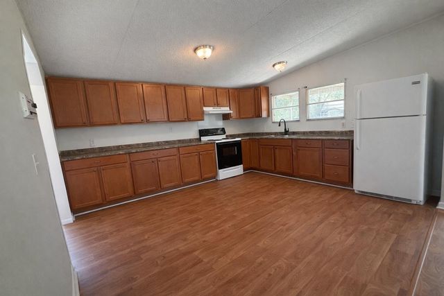 1229 Wyboo Avenue, Manning, SC 29102