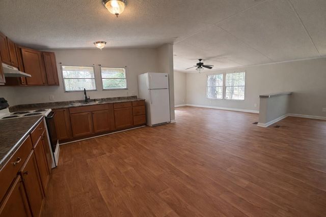 1229 Wyboo Avenue, Manning, SC 29102
