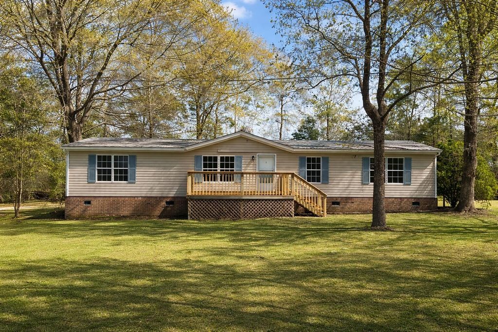 1229 Wyboo Avenue, Manning, SC 29102
