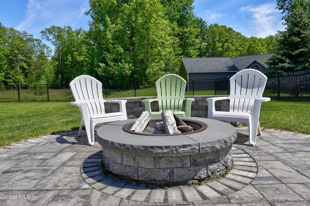 34 Cider Mill Way, Wilton, NY 12866
