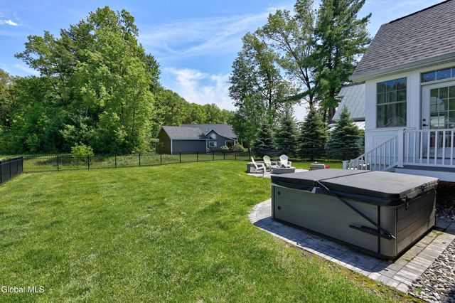 34 Cider Mill Way, Wilton, NY 12866