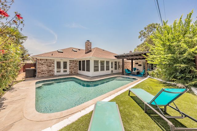 8429 Stephanie Drive, North Richland Hills, TX 76182