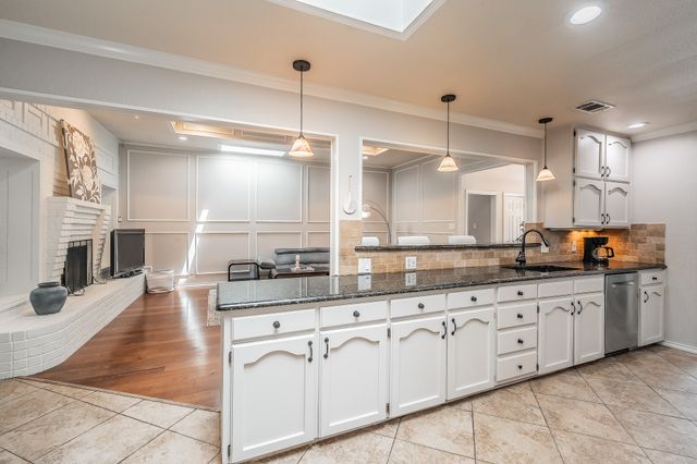 8429 Stephanie Drive, North Richland Hills, TX 76182