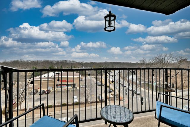 7912 W North Avenue 605W, Elmwood Park, IL 60707